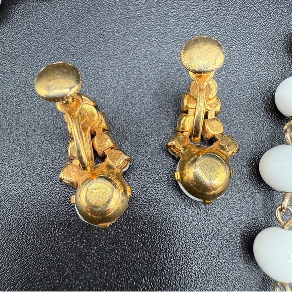 Gorgeous 1940s Milk Glass Prong Set Earrings and Necklace Set - Picture 13 of 17